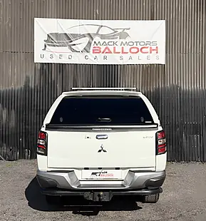 Used 2017 Mitsubishi L200 Warrior White - Interior and Exterior details 6