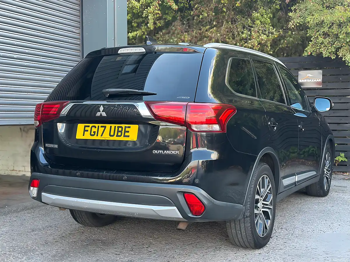 Used 2017 Mitsubishi Outlander 3 4WD Euro 6 5dr Black - Interior and Exterior details 12