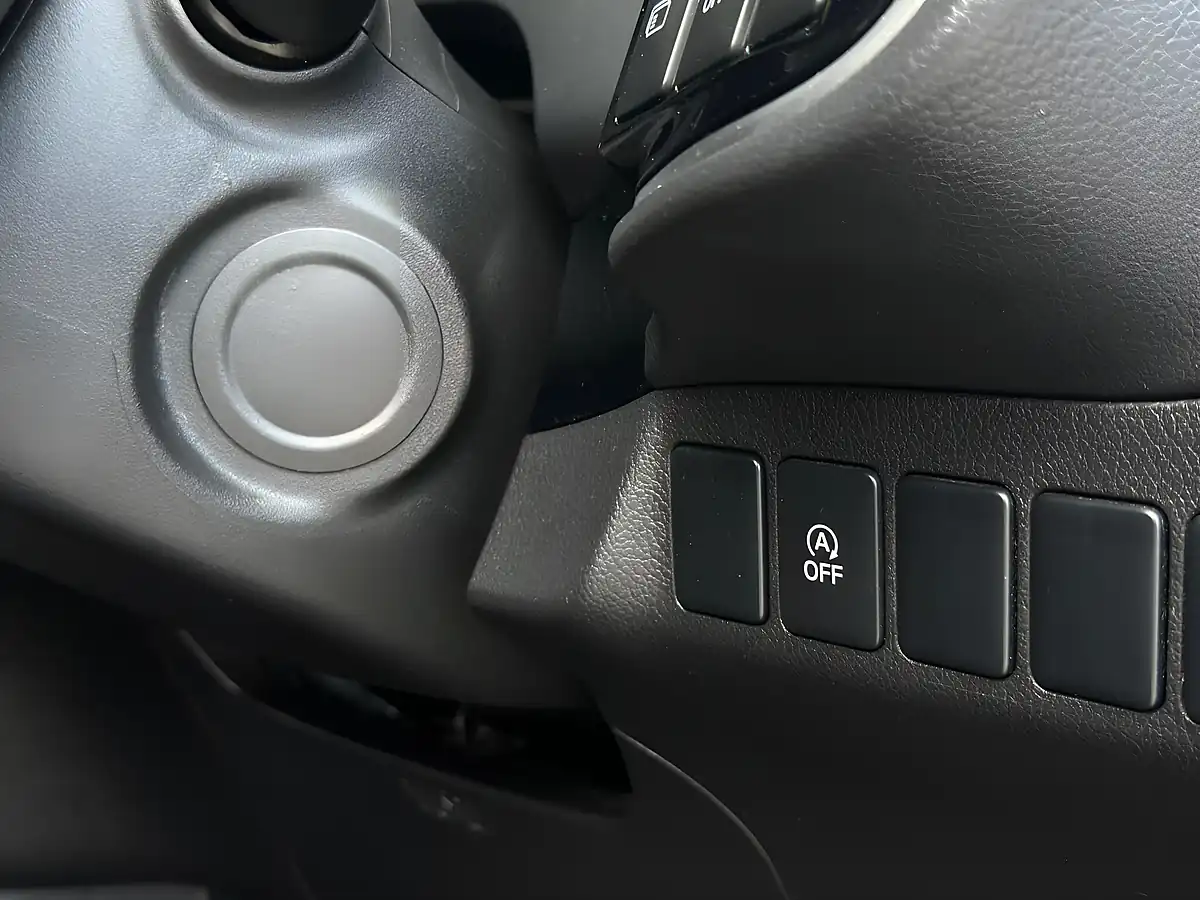 Used 2017 Mitsubishi Outlander 3 4WD Euro 6 5dr Black - Interior and Exterior details 14