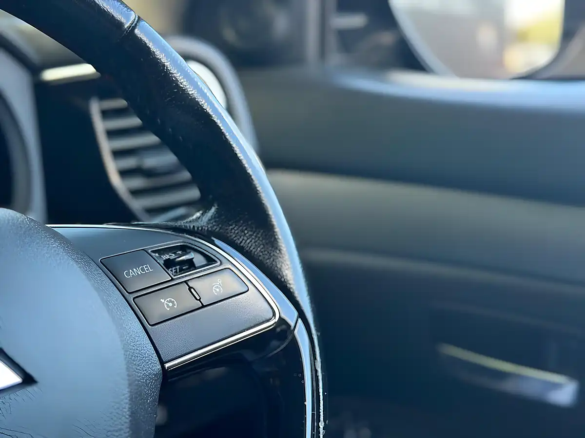 Used 2017 Mitsubishi Outlander 3 4WD Euro 6 5dr Black - Interior and Exterior details 17
