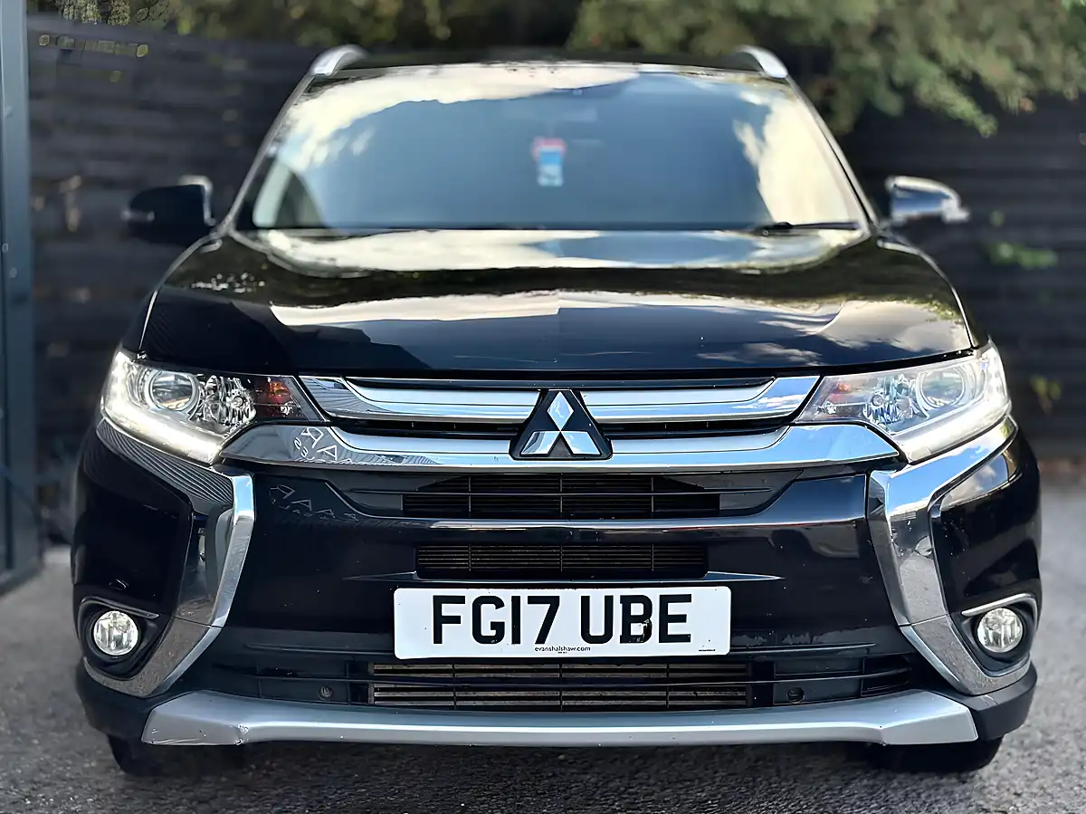 Used 2017 Mitsubishi Outlander 3 4WD Euro 6 5dr Black - Interior and Exterior details 2