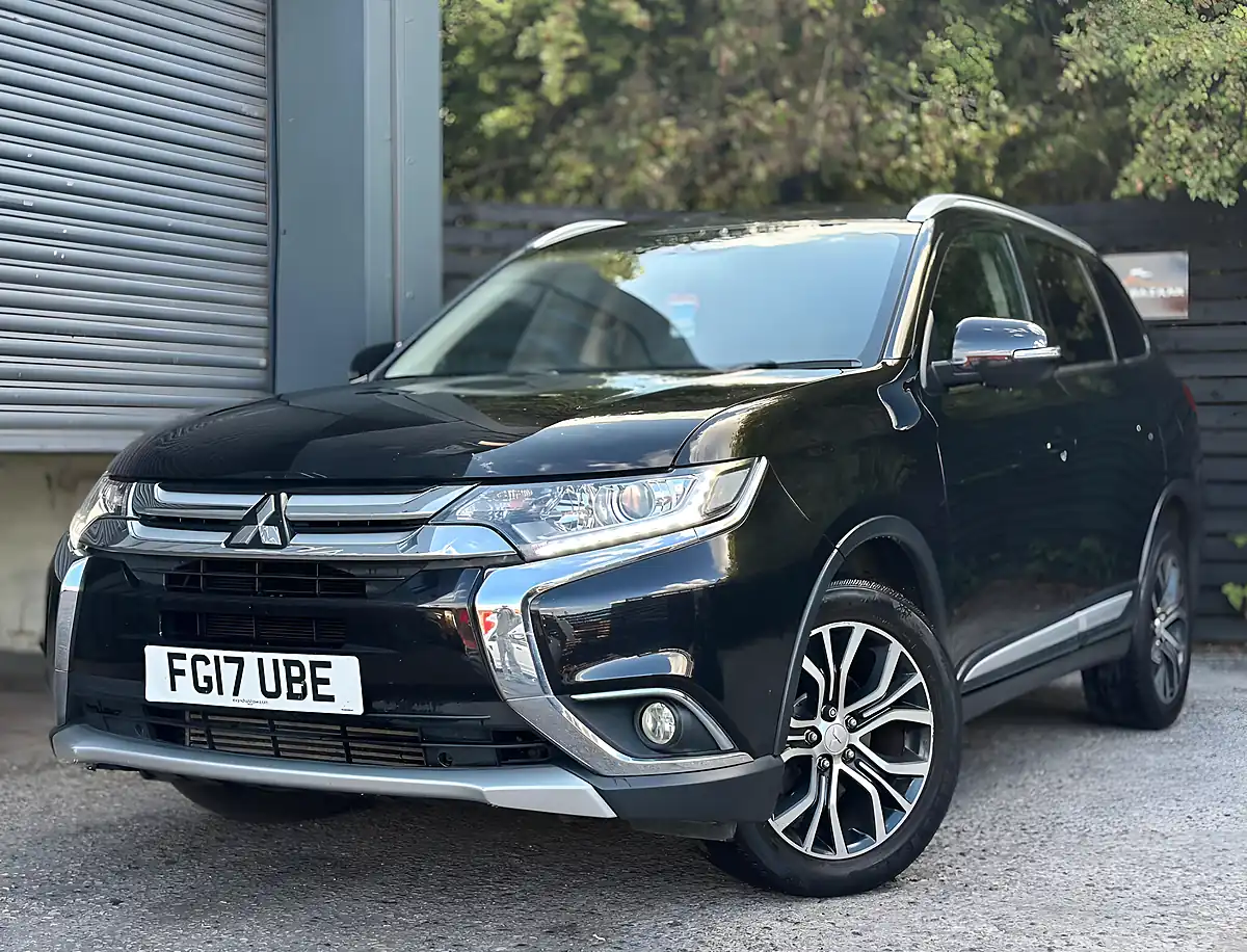 Used 2017 Mitsubishi Outlander 3 4WD Euro 6 5dr Black - Interior and Exterior details 20