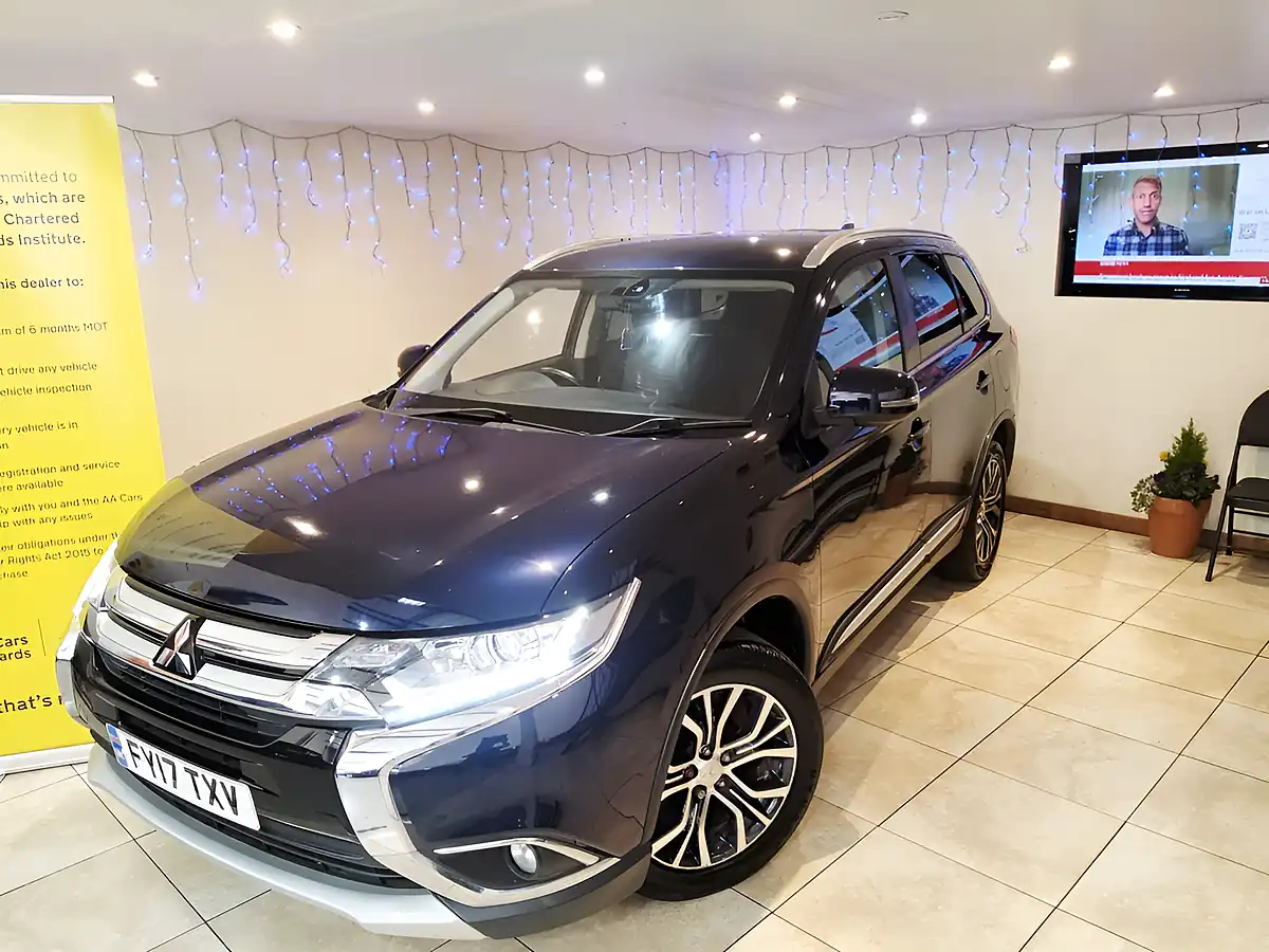 Used 2017 Mitsubishi Outlander 3 Blue - Interior and Exterior details 6