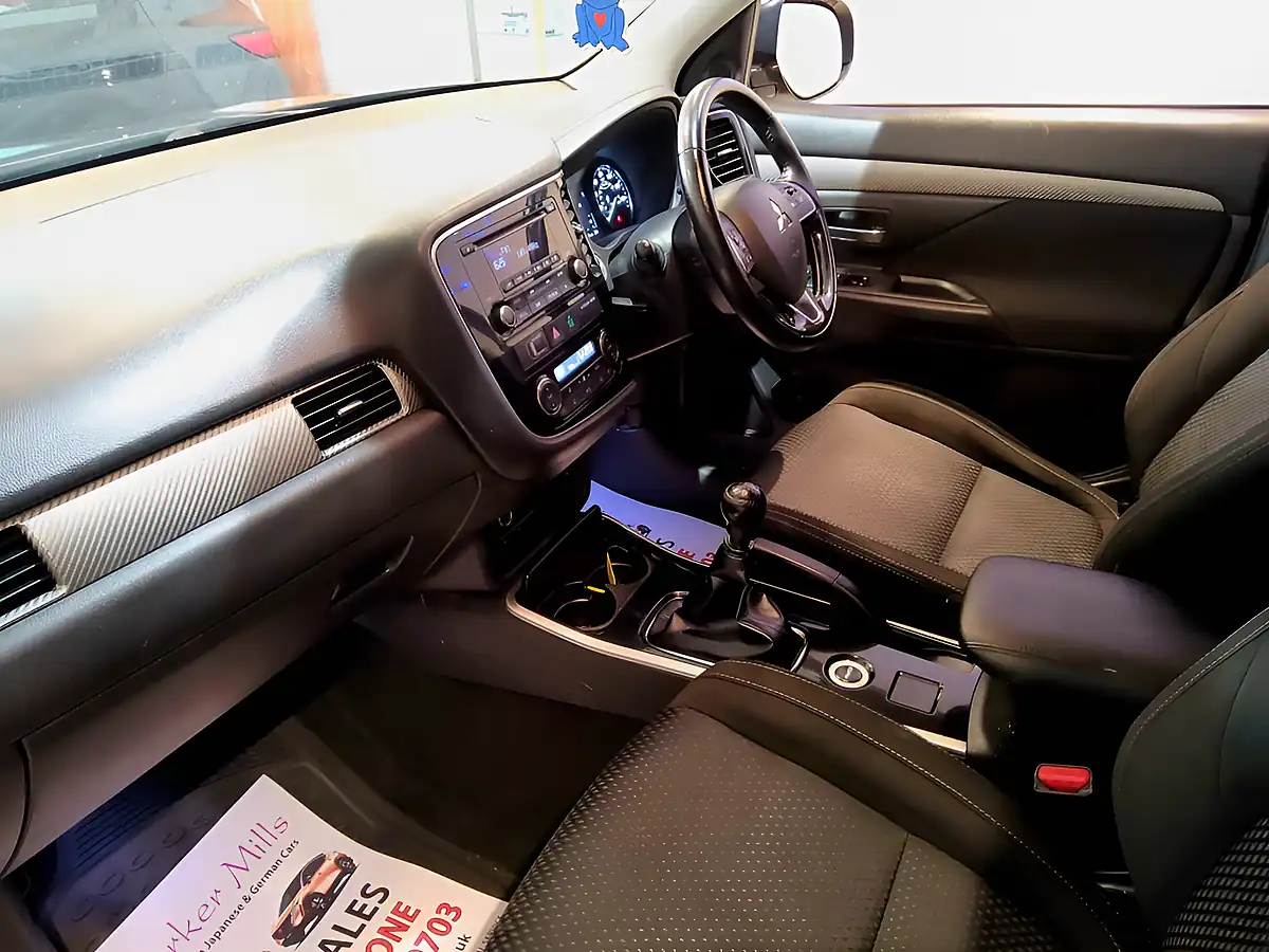 Used 2017 Mitsubishi Outlander 3 Blue - Interior and Exterior details 9