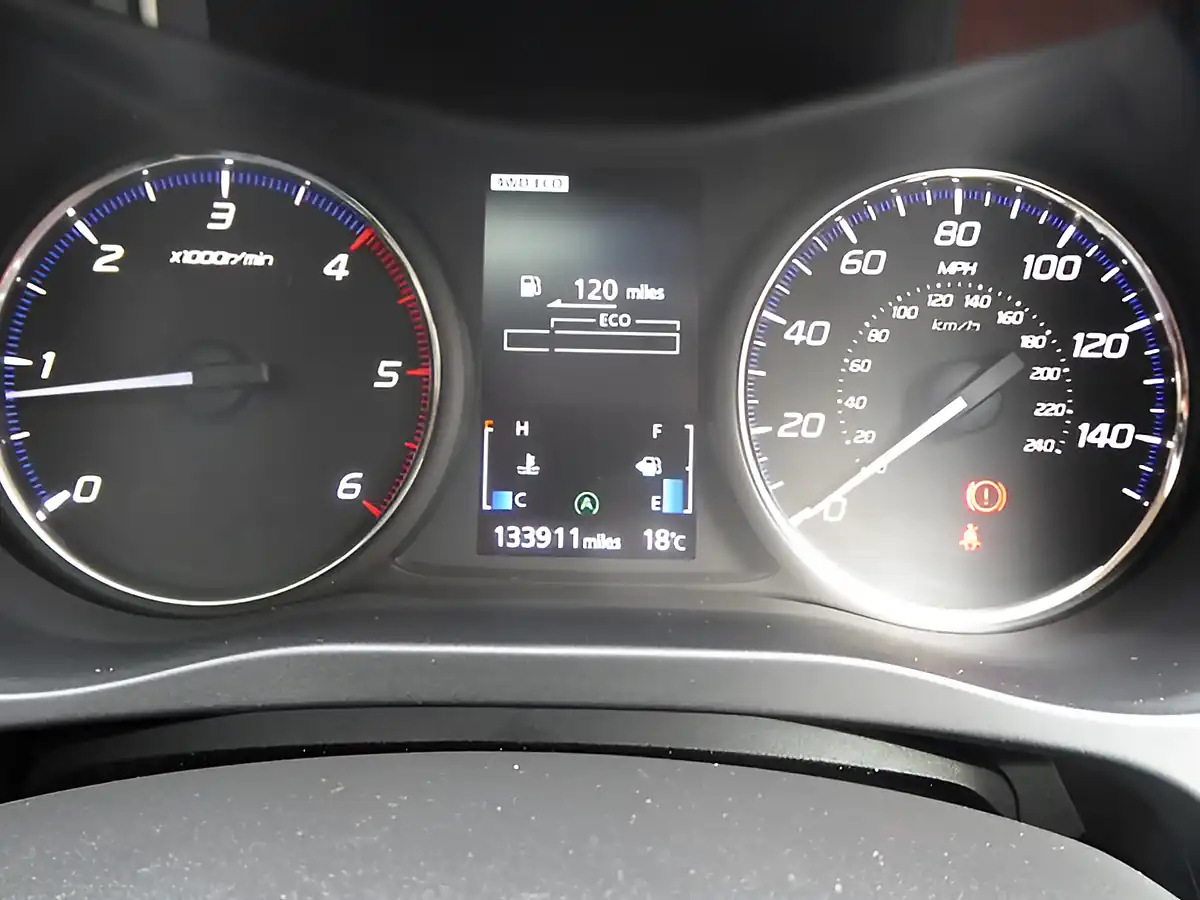 Used 2017 Mitsubishi Outlander 4 4WD Euro 6 5dr Black - Interior and Exterior details 13