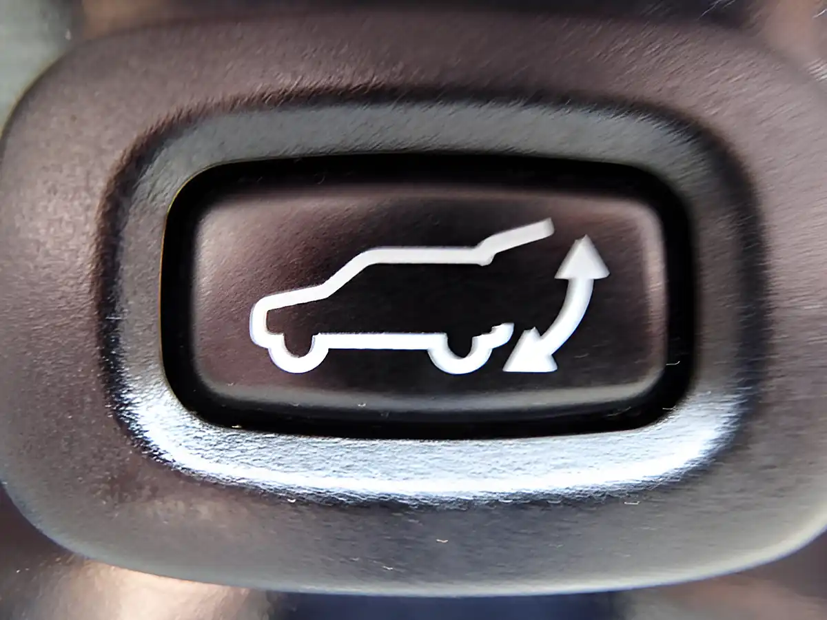 Used 2017 Mitsubishi Outlander 4 4WD Euro 6 5dr Black - Interior and Exterior details 19