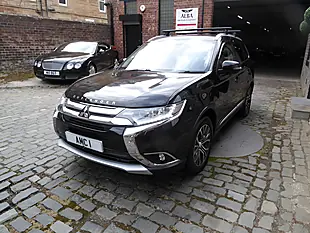 Used 2017 Mitsubishi Outlander 4 4WD Euro 6 5dr Black - Interior and Exterior details 3