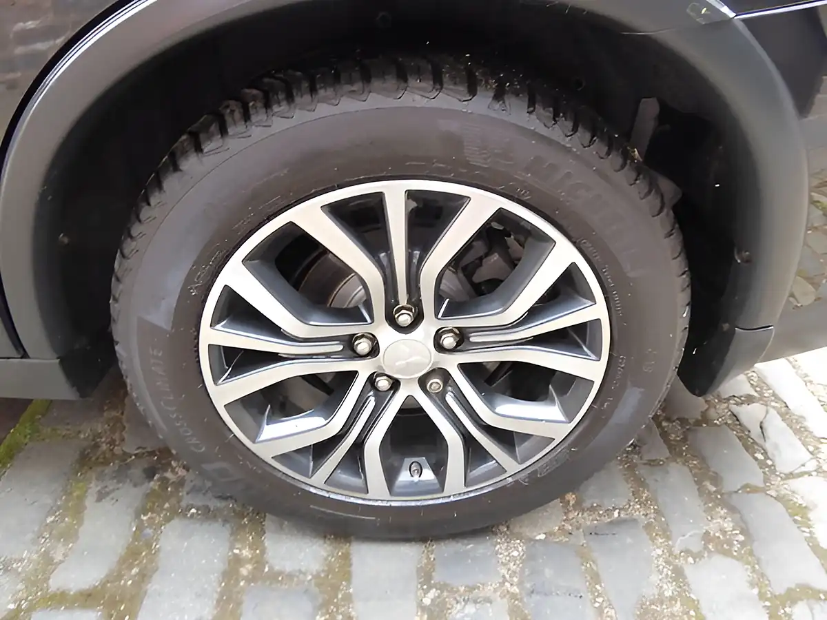 Used 2017 Mitsubishi Outlander 4 4WD Euro 6 5dr Black - Interior and Exterior details 9