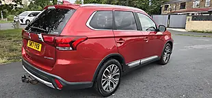 Used 2017 Mitsubishi Outlander 4 Red - Interior and Exterior details 11