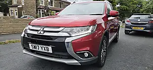 Used 2017 Mitsubishi Outlander 4 Red - Interior and Exterior details 12