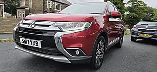 Used 2017 Mitsubishi Outlander 4 Red - Interior and Exterior details 13