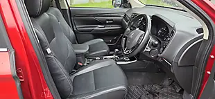 Used 2017 Mitsubishi Outlander 4 Red - Interior and Exterior details 14