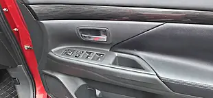 Used 2017 Mitsubishi Outlander 4 Red - Interior and Exterior details 15