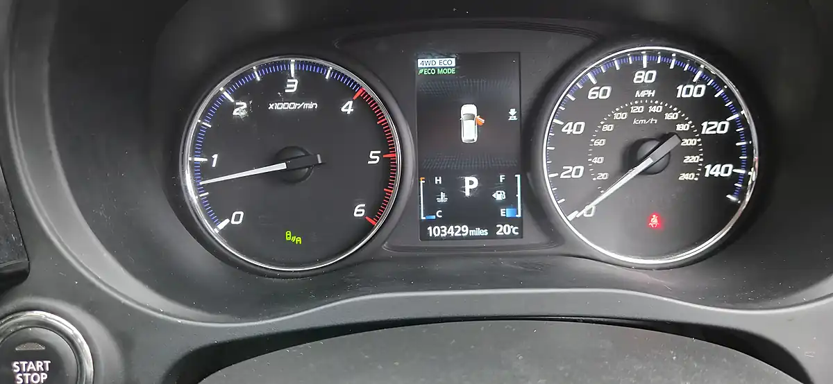 Used 2017 Mitsubishi Outlander 4 Red - Interior and Exterior details 16