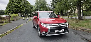 Used 2017 Mitsubishi Outlander 4 Red - Interior and Exterior details 3