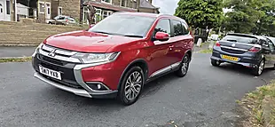 Used 2017 Mitsubishi Outlander 4 Red - Interior and Exterior details 7