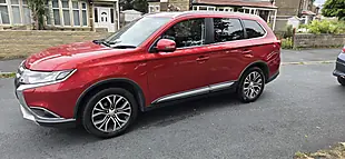 Used 2017 Mitsubishi Outlander 4 Red - Interior and Exterior details 8