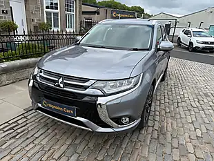 Used 2017 Mitsubishi Outlander 4WD Atlantic Grey - Interior and Exterior details 10