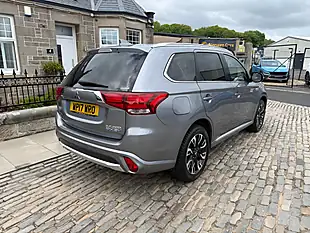 Used 2017 Mitsubishi Outlander 4WD Atlantic Grey - Interior and Exterior details 11
