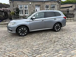 Used 2017 Mitsubishi Outlander 4WD Atlantic Grey - Interior and Exterior details 13