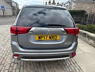 Used 2017 Mitsubishi Outlander 4WD Atlantic Grey - Interior and Exterior details 16