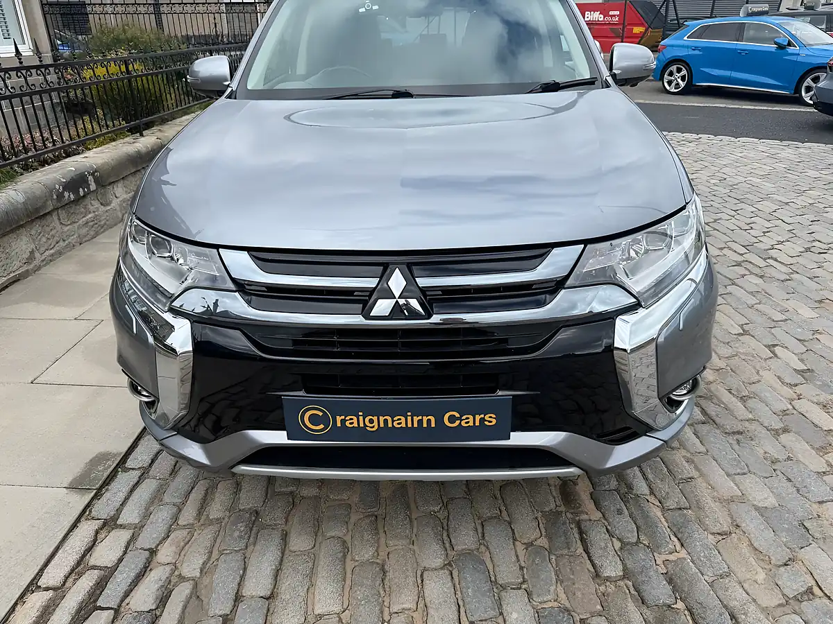 Used 2017 Mitsubishi Outlander 4WD Atlantic Grey - Interior and Exterior details 19