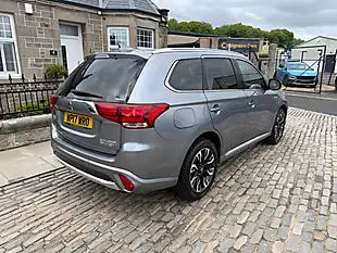 Used 2017 Mitsubishi Outlander 4WD Atlantic Grey - Interior and Exterior details 6