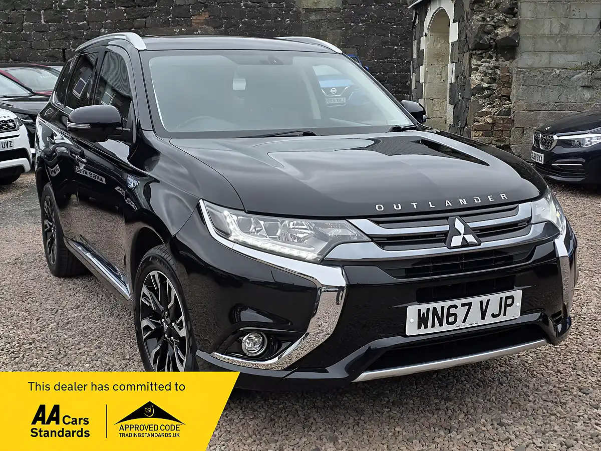 Used 2017 Mitsubishi Outlander Top Spec Pearlescent Black - Front View