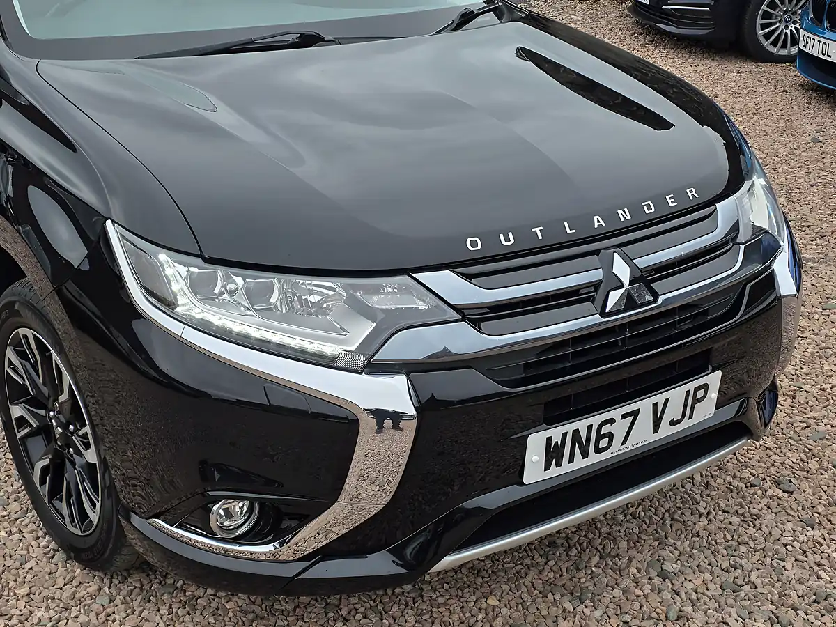 Used 2017 Mitsubishi Outlander Top Spec Pearlescent Black - Interior and Exterior details 2