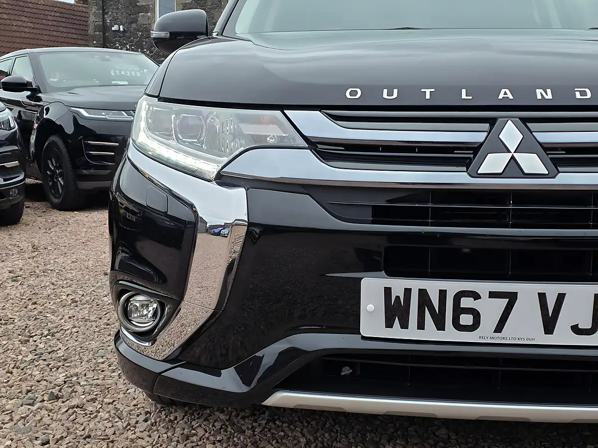 Used 2017 Mitsubishi Outlander Top Spec Pearlescent Black - Interior and Exterior details 4