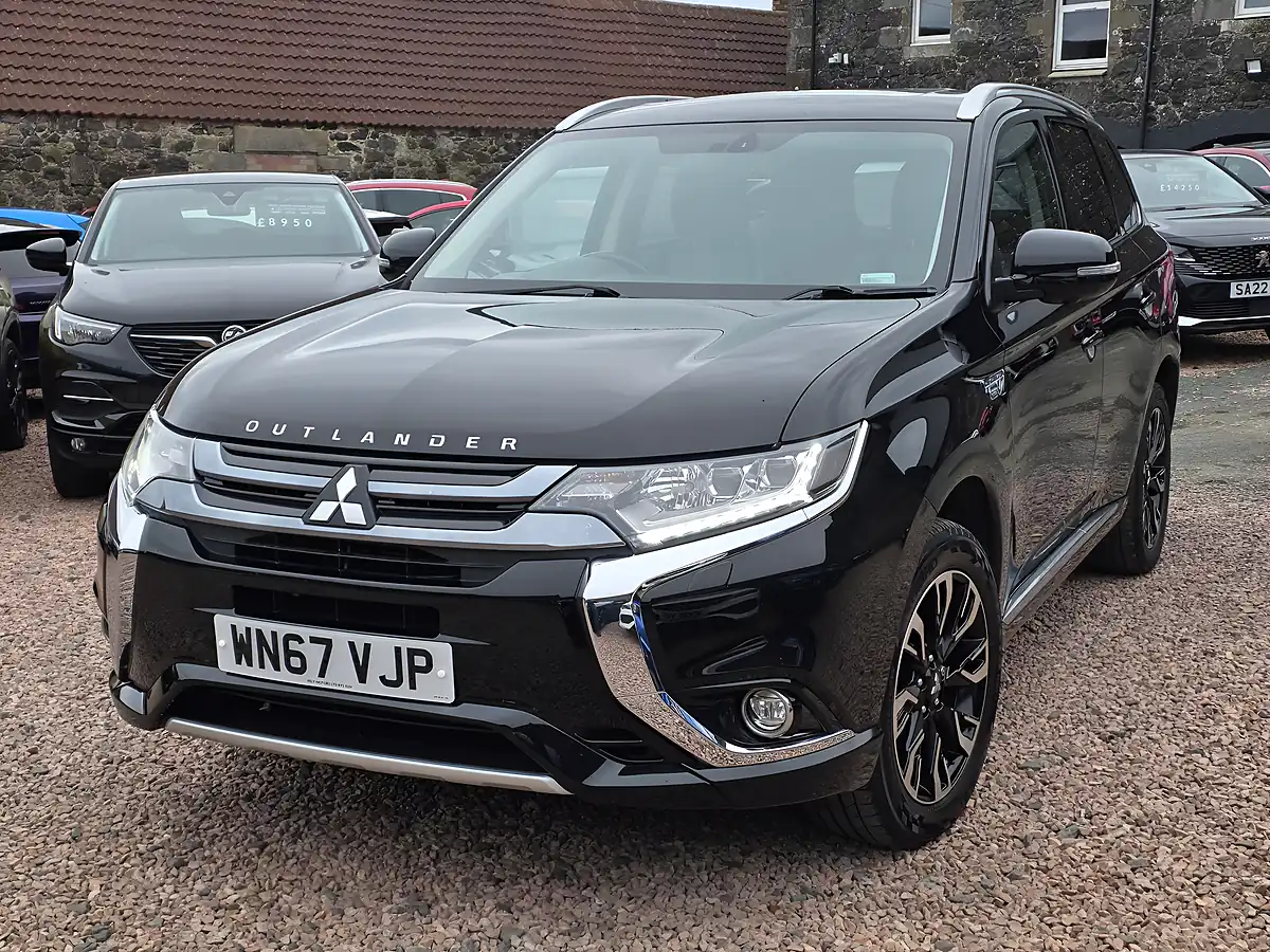 Used 2017 Mitsubishi Outlander Top Spec Pearlescent Black - Interior and Exterior details 5