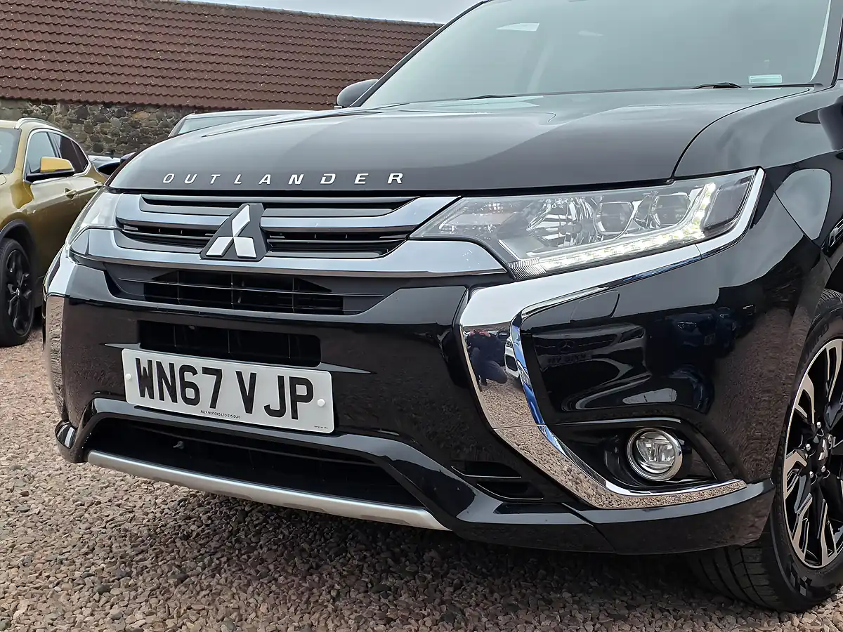 Used 2017 Mitsubishi Outlander Top Spec Pearlescent Black - Interior and Exterior details 6