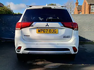Used 2017 Mitsubishi Outlander White - Interior and Exterior details 13