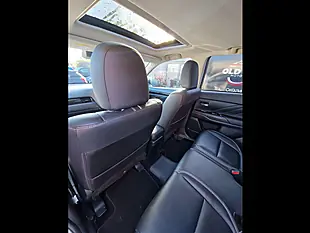 Used 2017 Mitsubishi Outlander White - Interior and Exterior details 17