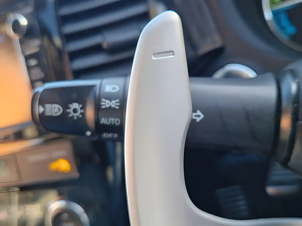 Used 2017 Mitsubishi Outlander White - Interior and Exterior details 18