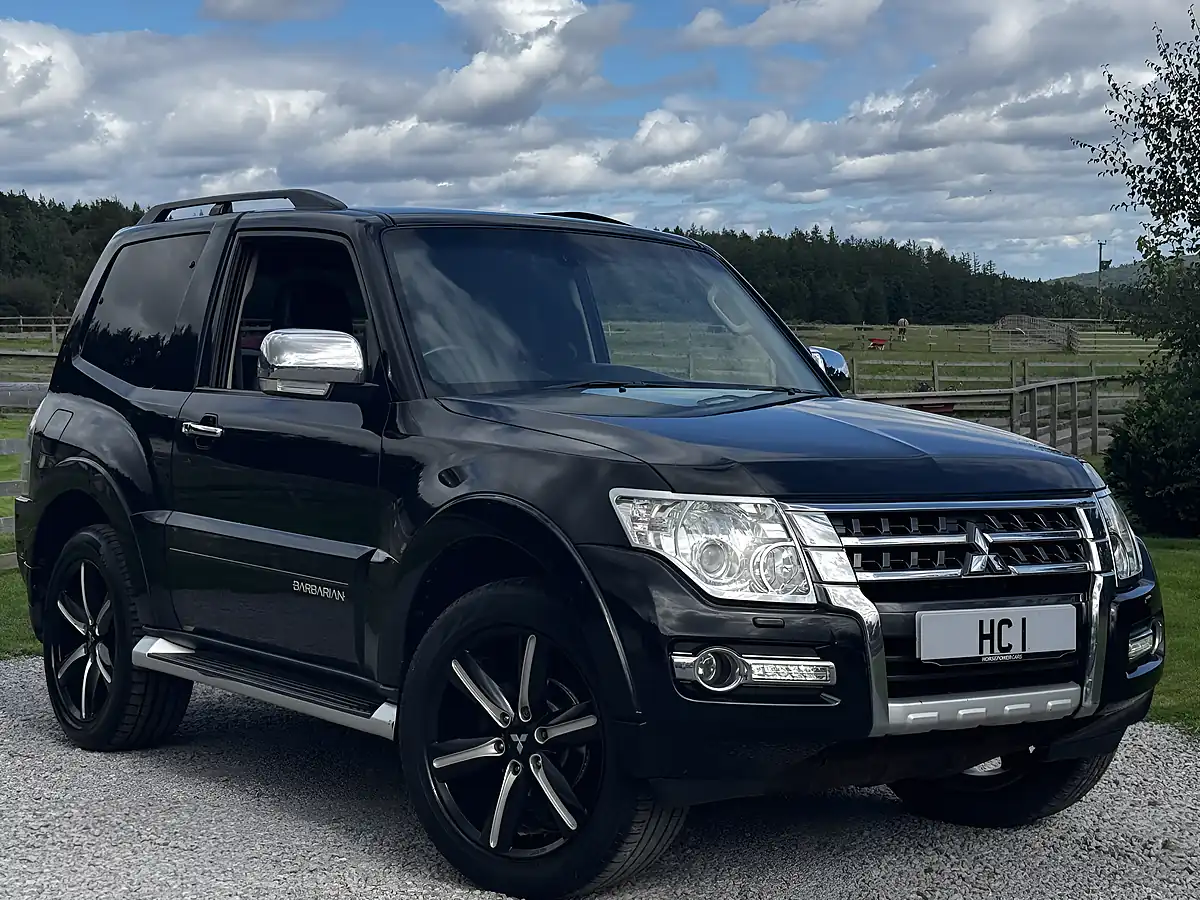 Used 2017 Mitsubishi Shogun Barbarian Black - Front View