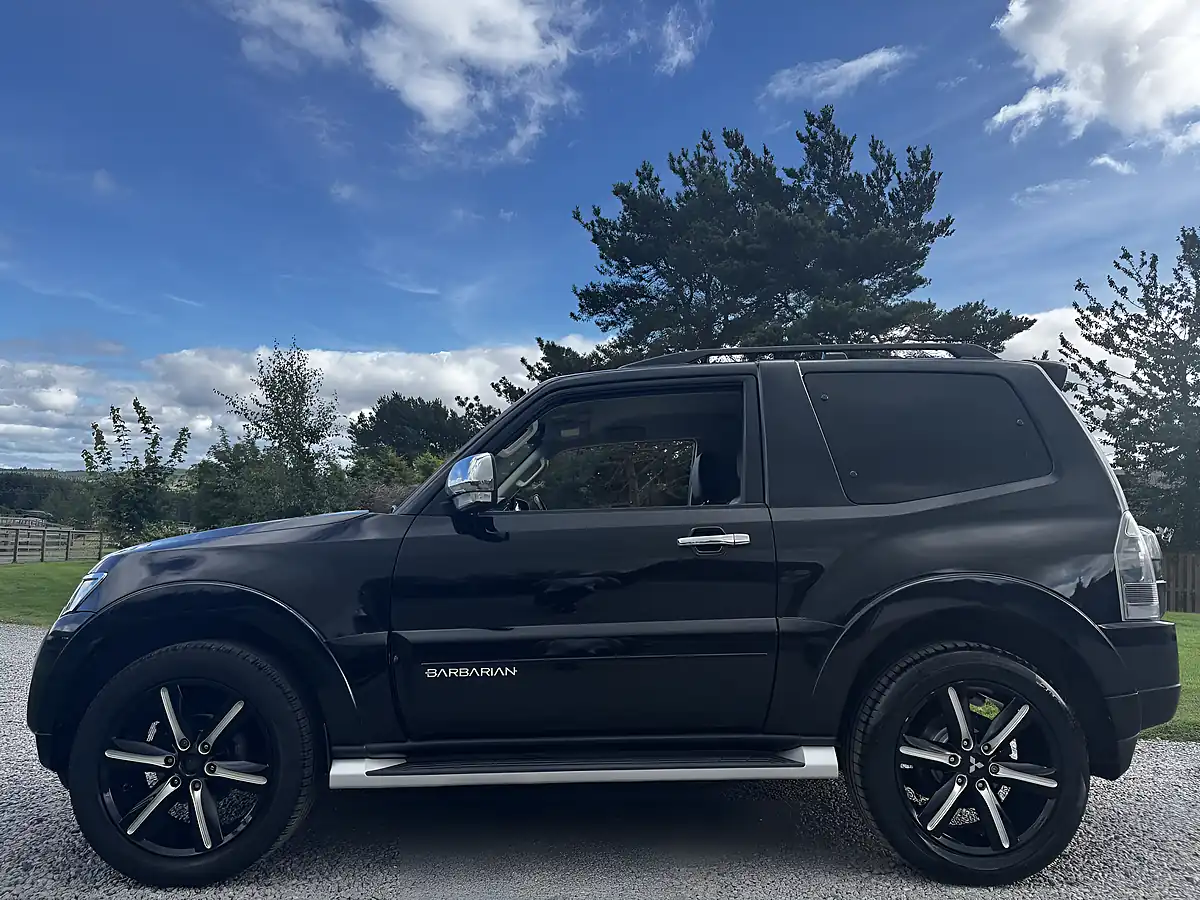 Used 2017 Mitsubishi Shogun Barbarian Black - Interior and Exterior details 18