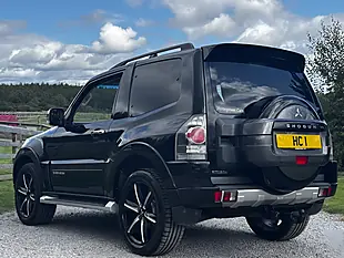 Used 2017 Mitsubishi Shogun Barbarian Black - Interior and Exterior details 4