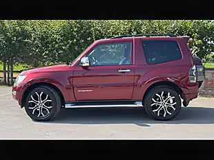 Used 2017 Mitsubishi Shogun Barbarian Red - Interior and Exterior details 10
