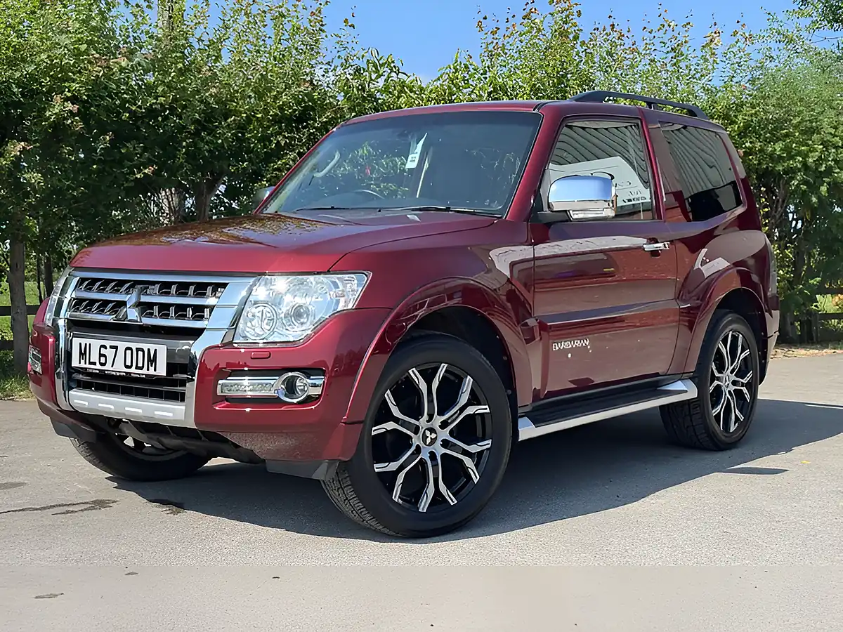 Used 2017 Mitsubishi Shogun Barbarian Red - Interior and Exterior details 2