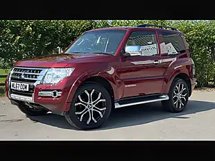 Used 2017 Mitsubishi Shogun Barbarian Red - Interior and Exterior details 3