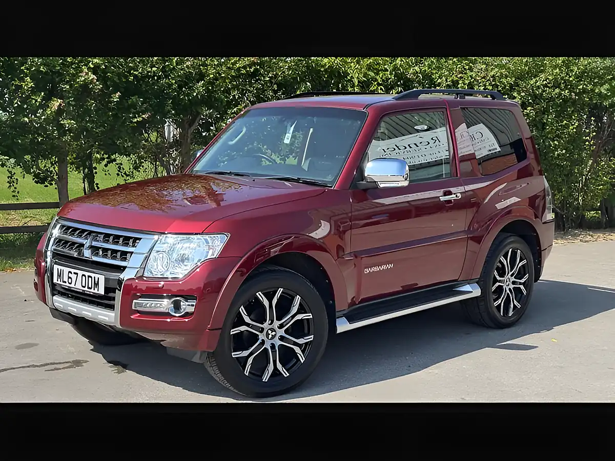 Used 2017 Mitsubishi Shogun Barbarian Red - Interior and Exterior details 4
