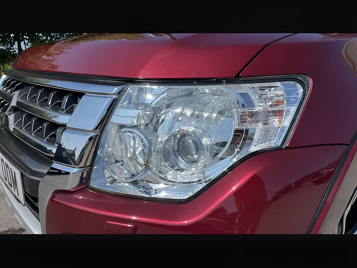 Used 2017 Mitsubishi Shogun Barbarian Red - Interior and Exterior details 5