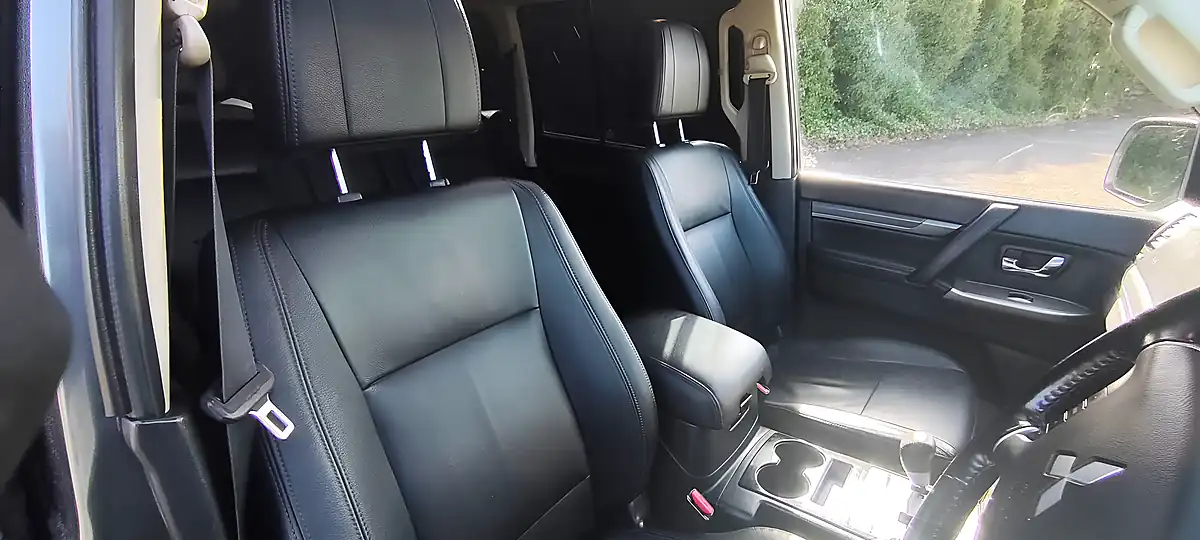Used 2017 Mitsubishi Shogun SG3 Grey - Interior and Exterior details 11