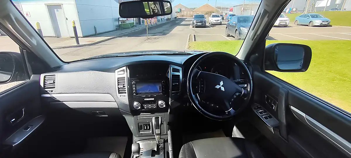 Used 2017 Mitsubishi Shogun SG3 Grey - Interior and Exterior details 16