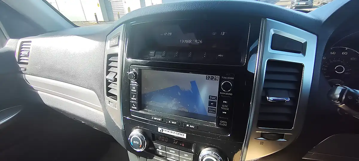 Used 2017 Mitsubishi Shogun SG3 Grey - Interior and Exterior details 18