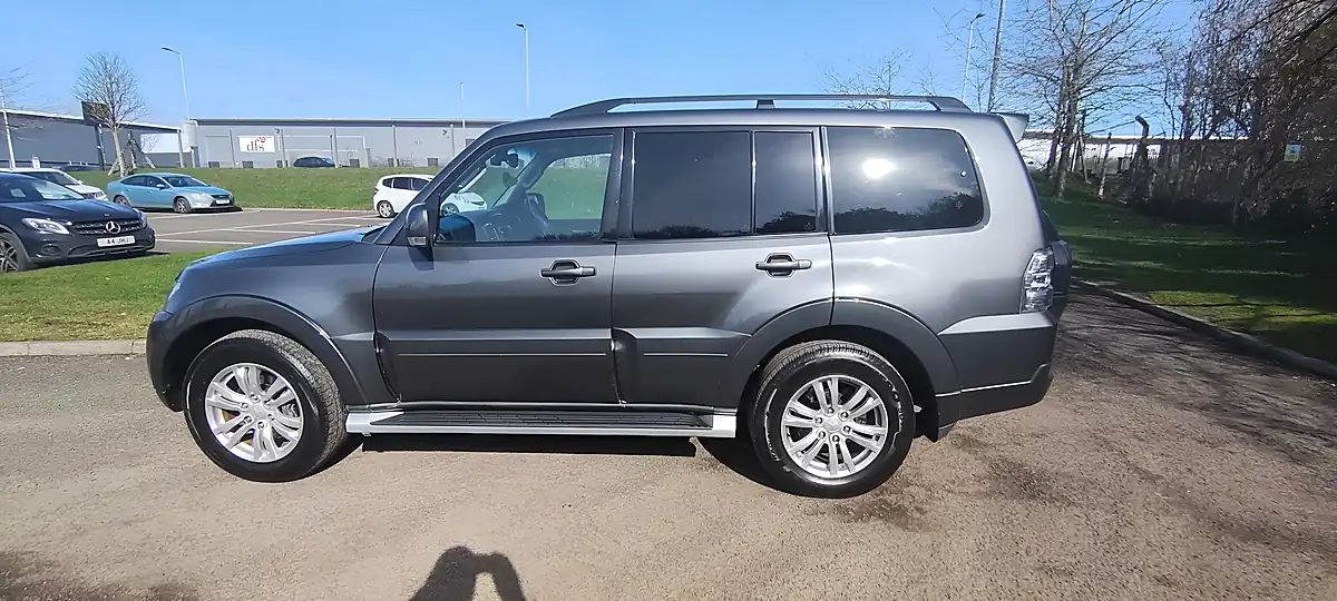 Used 2017 Mitsubishi Shogun SG3 Grey - Interior and Exterior details 2