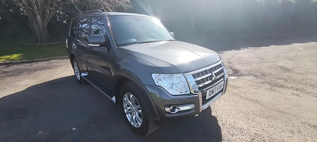 Used 2017 Mitsubishi Shogun SG3 Grey - Interior and Exterior details 7