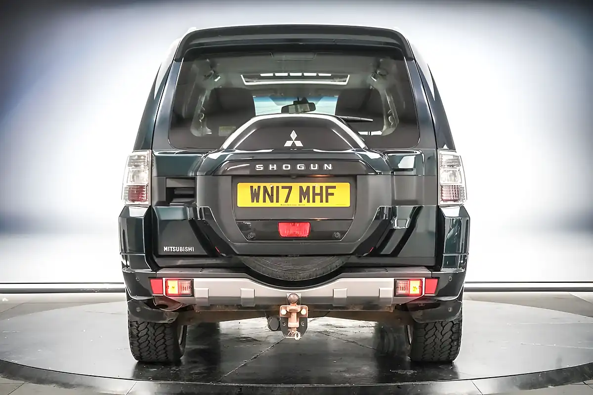 Used 2017 Mitsubishi Shogun SG5 Fairway Green - Interior and Exterior details 10