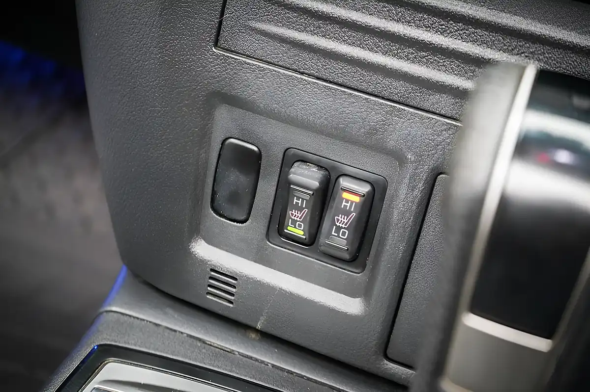 Used 2017 Mitsubishi Shogun SG5 Fairway Green - Interior and Exterior details 17